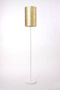 Stehlampe Metall weiß mit Lampenschirm gold
